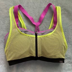 Victoria’s Secret Front-Close Wireless Sports Bra